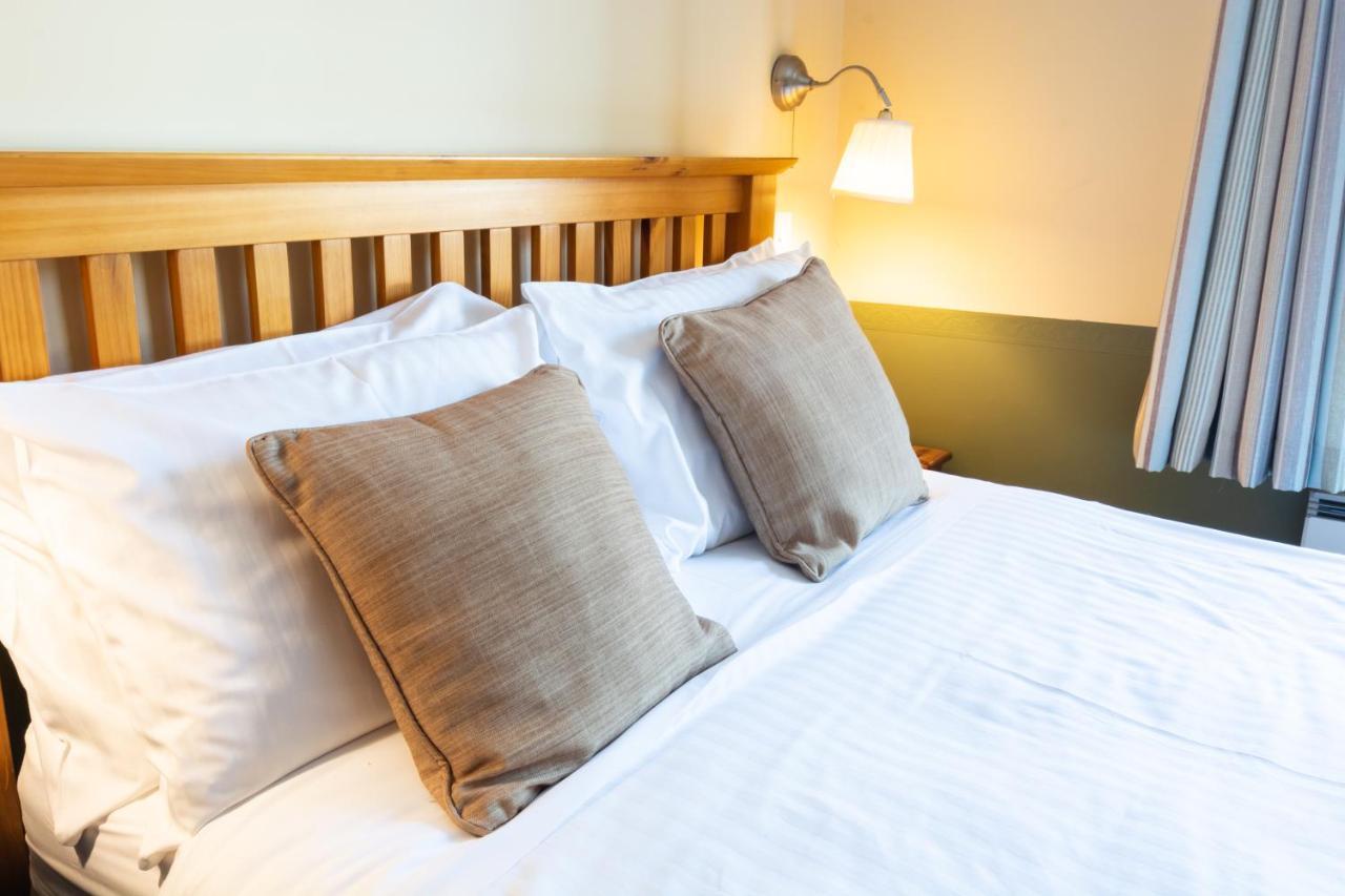 The Half Moon Inn And Country Lodge Yeovil Eksteriør billede